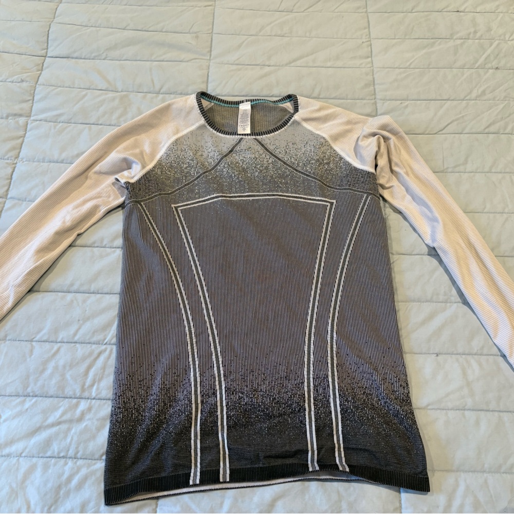Ivivva Gray and Black Long Sleeve Tee